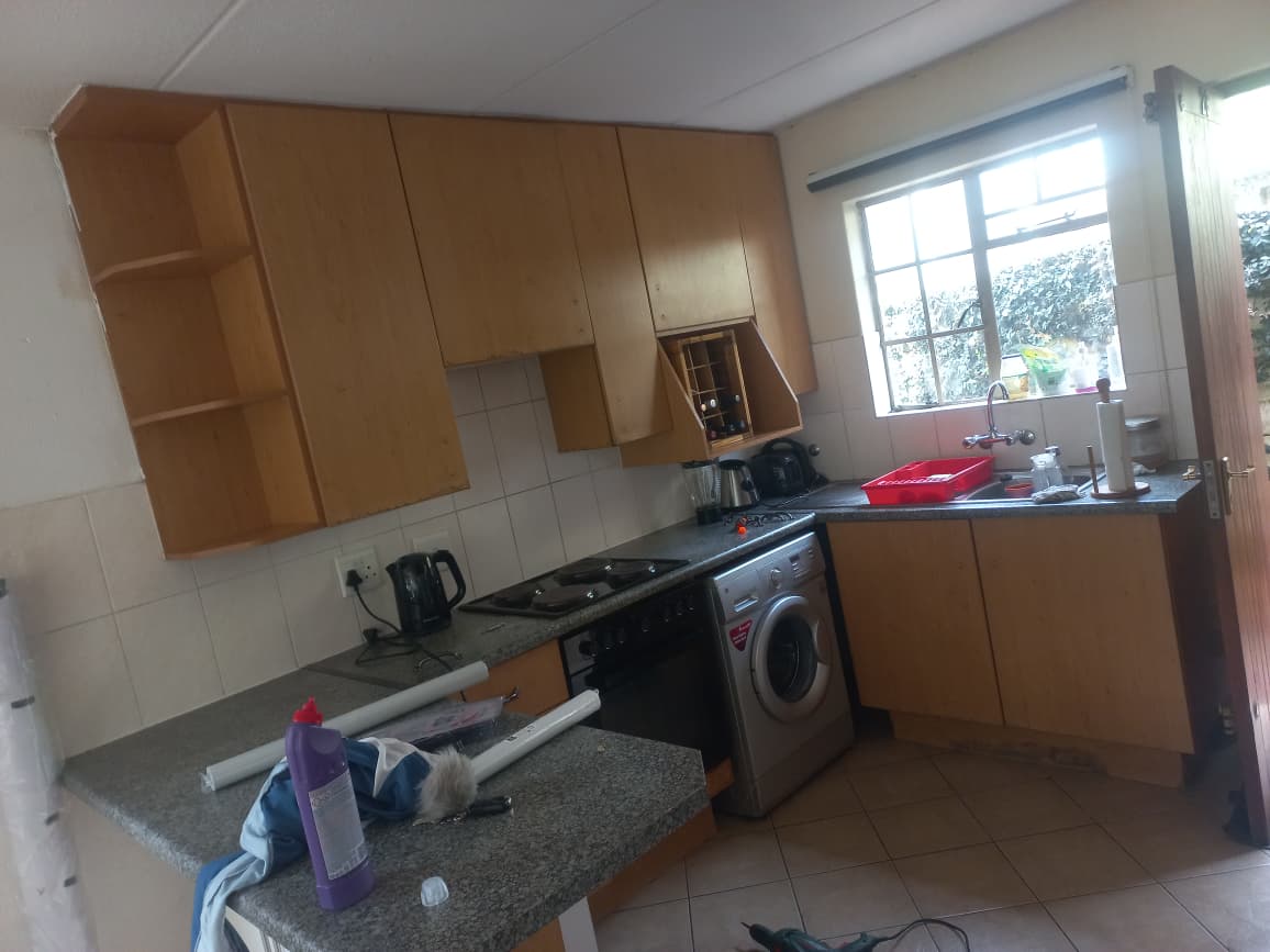 Kitchen before transformation 6